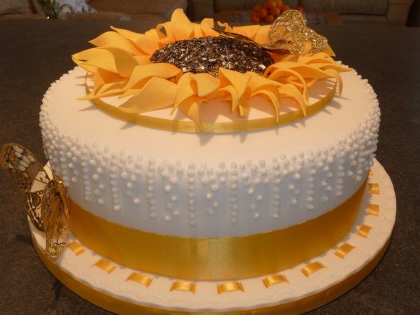 Innovative And Creative Cake Decorating Techniques For Moms